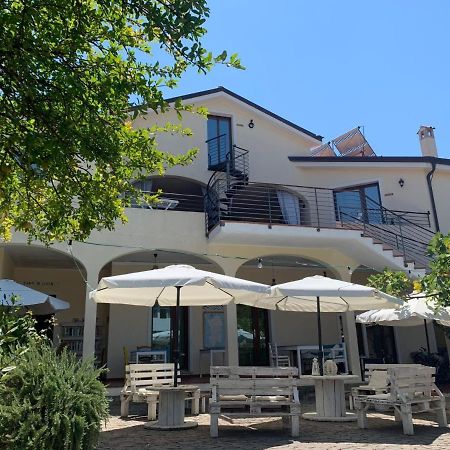 Апартаменти Casa Di Livia Сант'Анна-Аррезі Екстер'єр фото