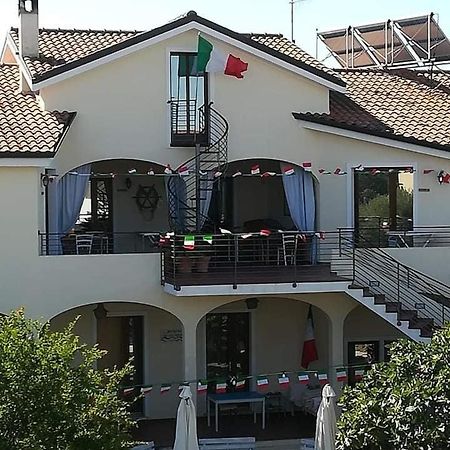 Апартаменти Casa Di Livia Сант'Анна-Аррезі Екстер'єр фото